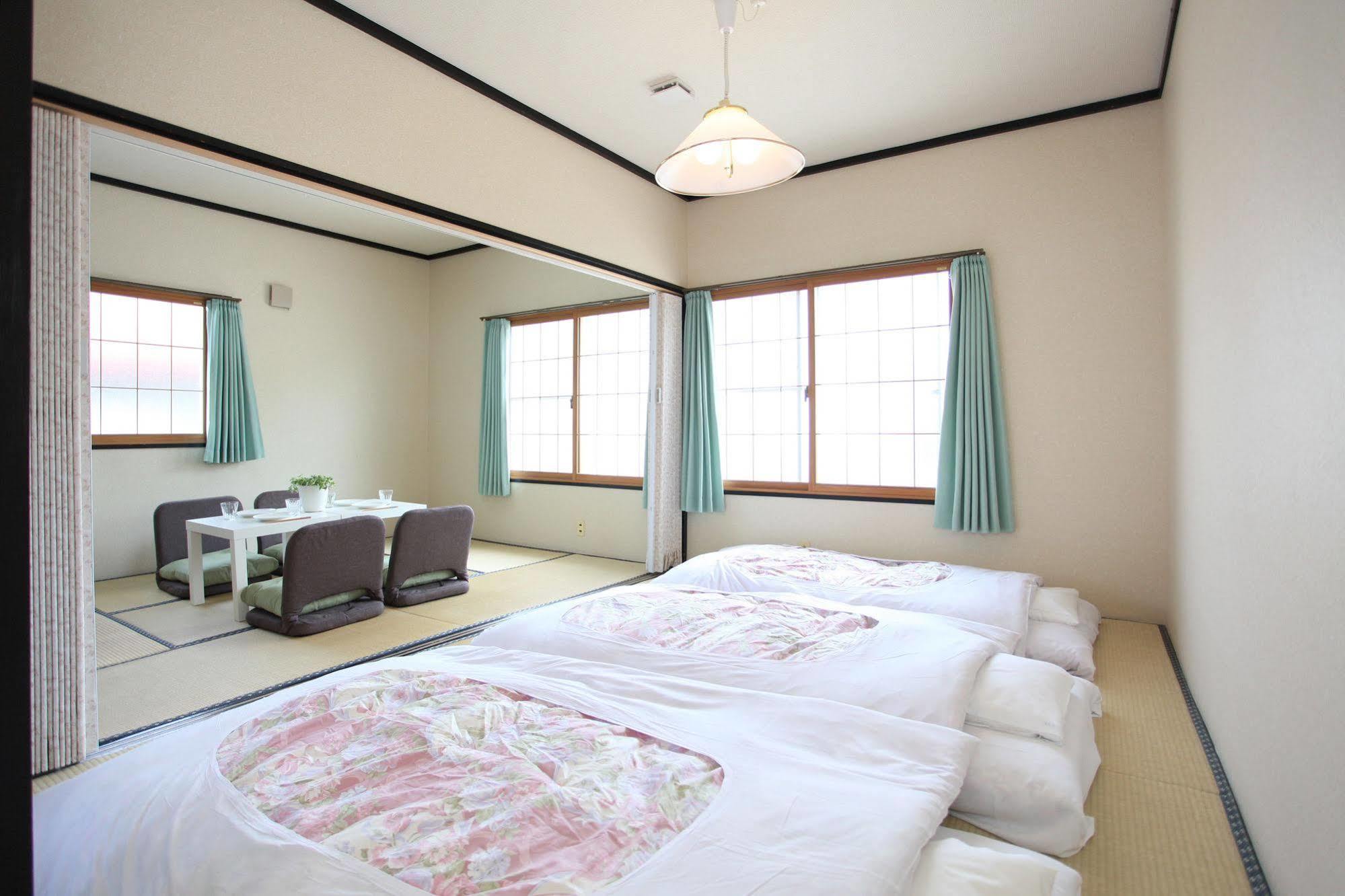 Fujiyama Base Bed & Breakfast Fujiyoshida Exterior photo